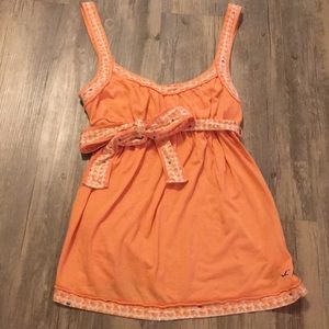 Hollister top size L
